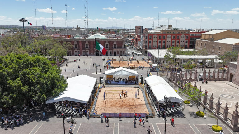 108 atletas nacionales e internacionales inauguran el primer torneo de voleibol de playa “San Marcos 2025”